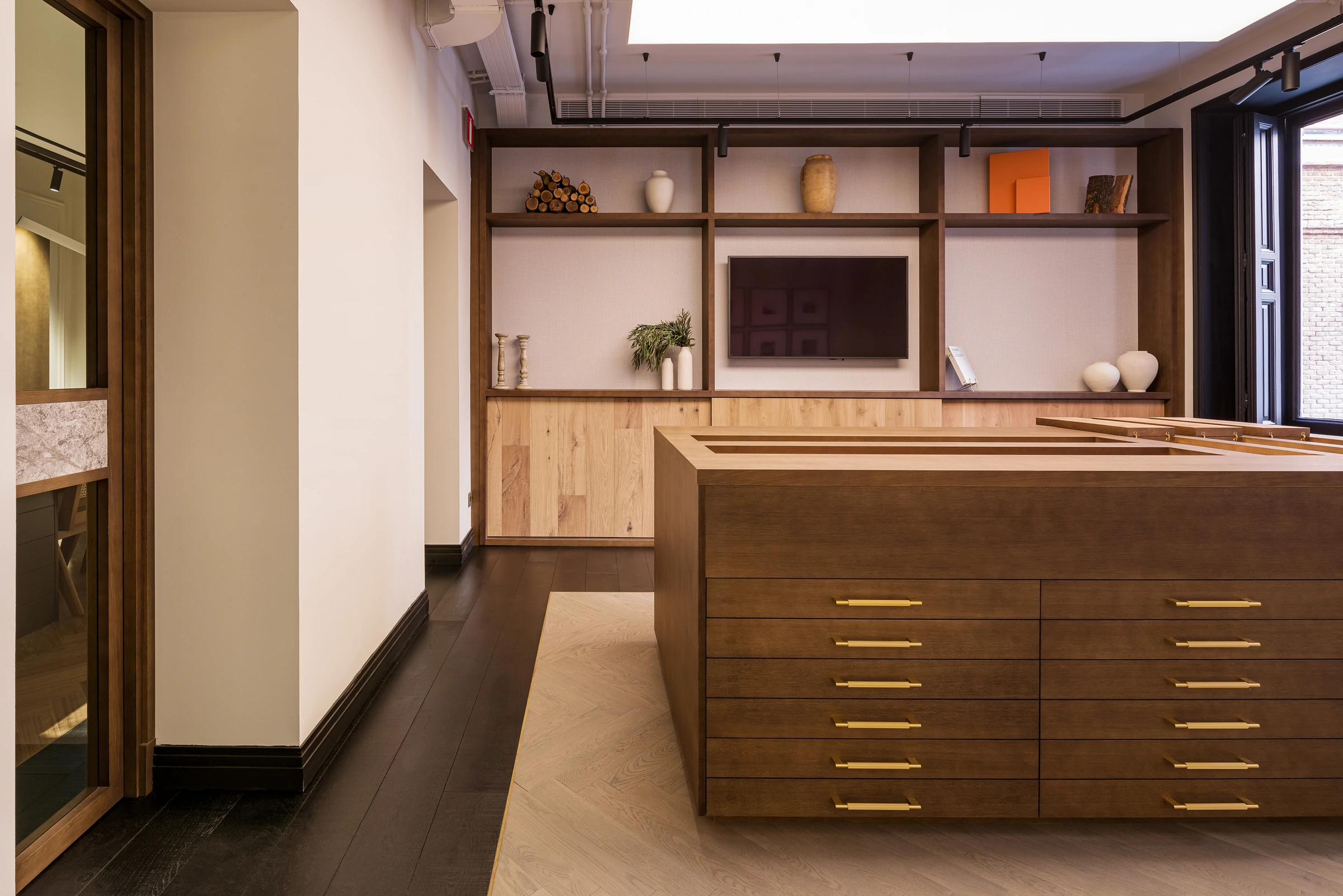 Expositores de madera del Showroom Floter