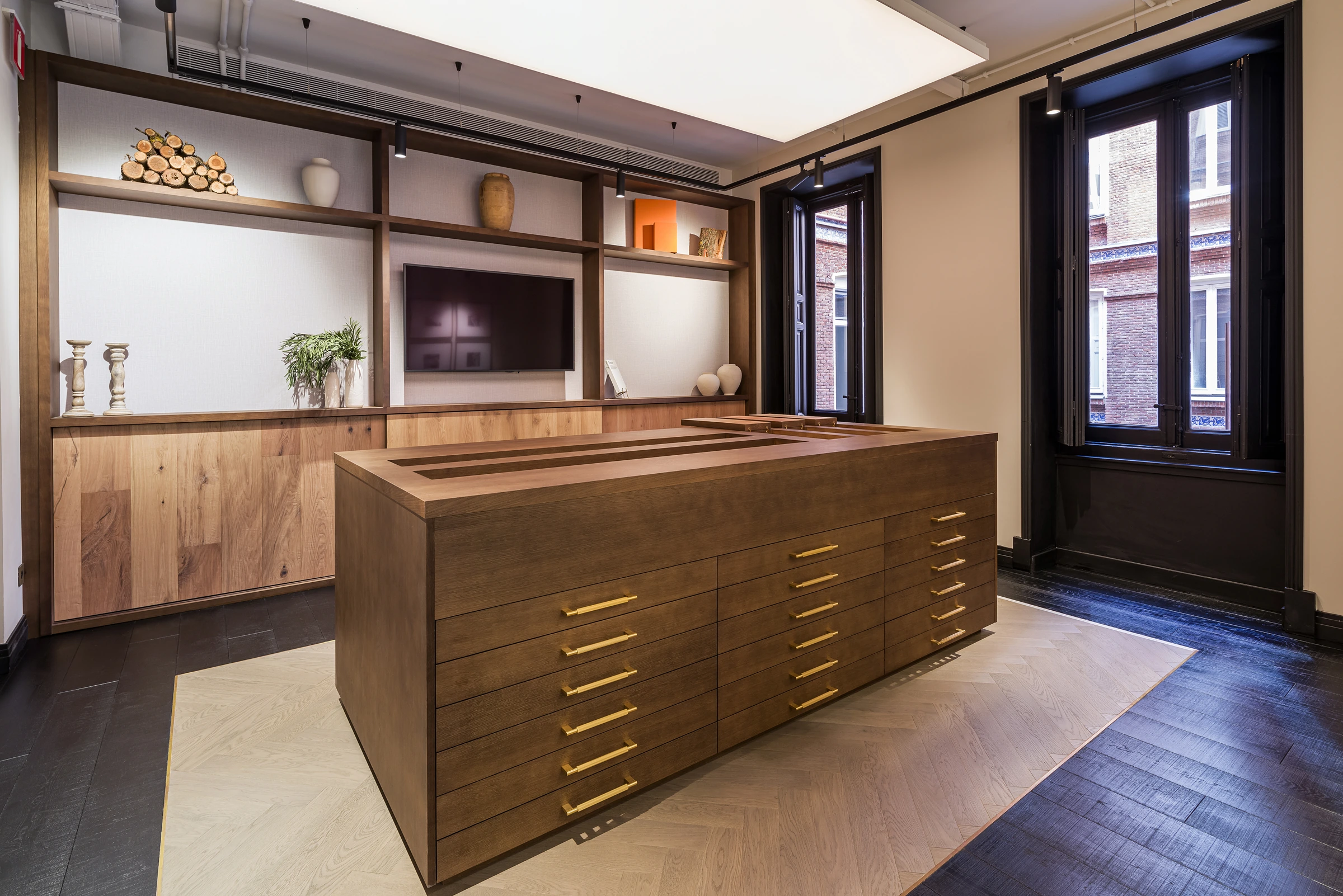 Mueble expositor de muestras de madera